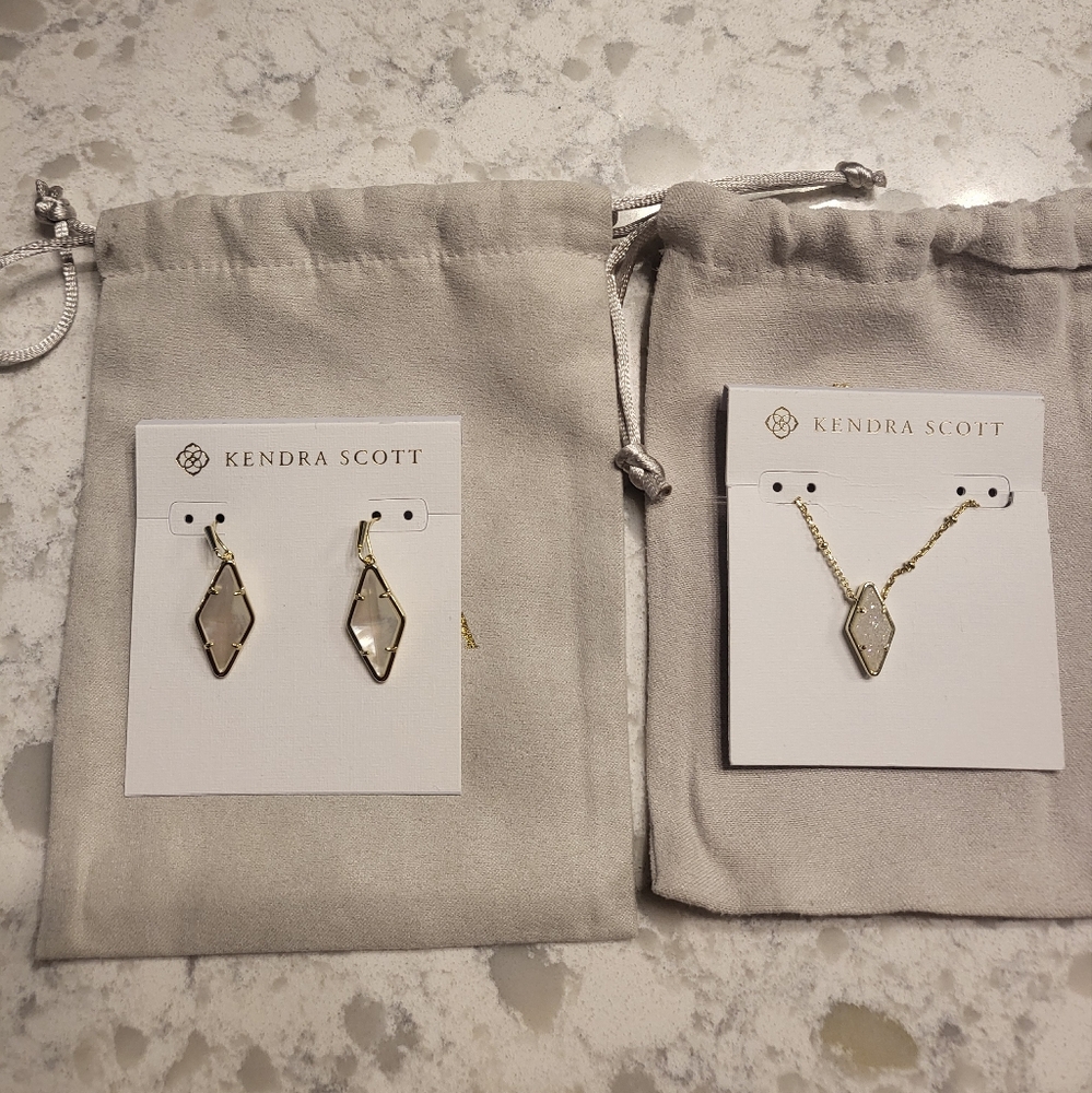 Kendra Scott necklace and earrings
